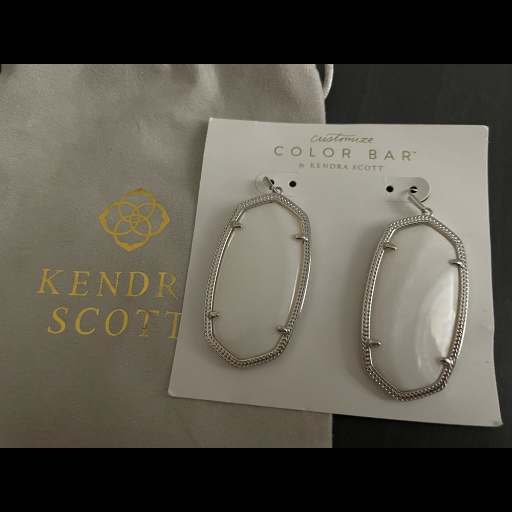 Kendra Scott Danielle Earrings *WORN ONCE*